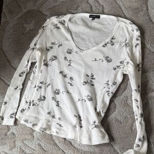Floral Long Sleeve Top in White and Gray